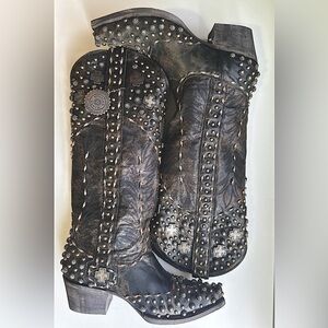 Double D Ranch Studded Black Leather Heeled Boots Women’s size 6